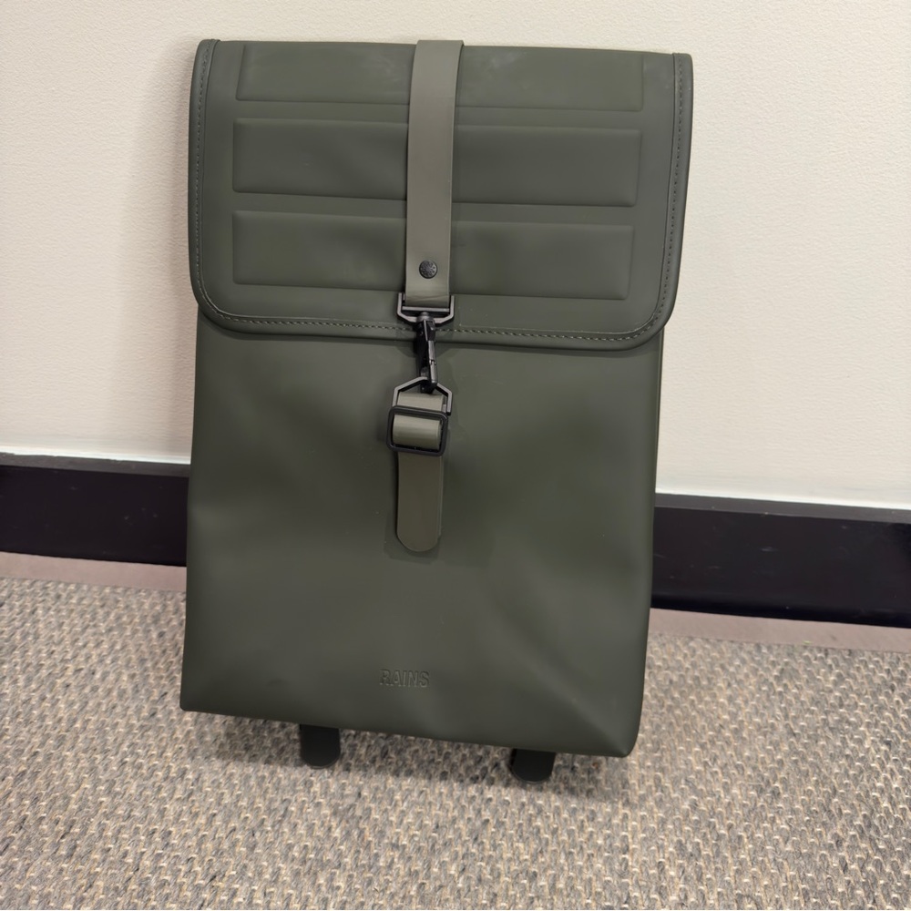 Rains Green Urban Backpack Minimalist Design Backpack / Rucksack - Picture 5 of 13